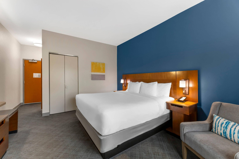 Bedroom 3, Comfort Inn & Suites Akron South, Summit