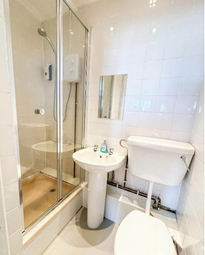 Bathroom, V Rooms Brunswick Square, Brighton and Hove