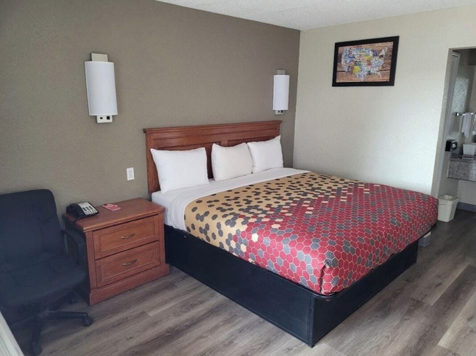 Bedroom 3, Econo Lodge Temple, Bell