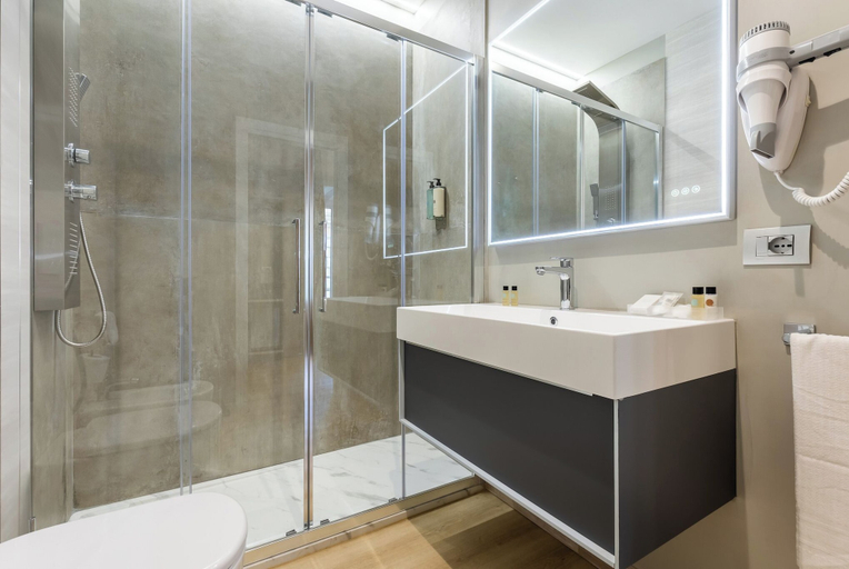 Bathroom 5, Relais Cavallini, Rome