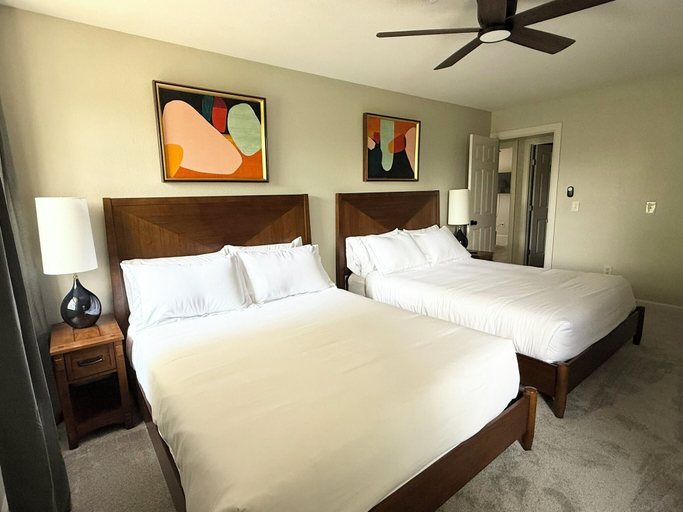 Room 2, Lakeview Lounge Group-friendly Near Hefner LW, Oklahoma