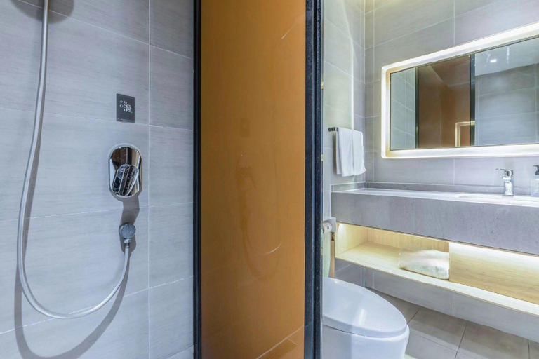 Bathroom, Ji Hotel Wuhan Guanggu Software Park Minzu Avenue, Wuhan