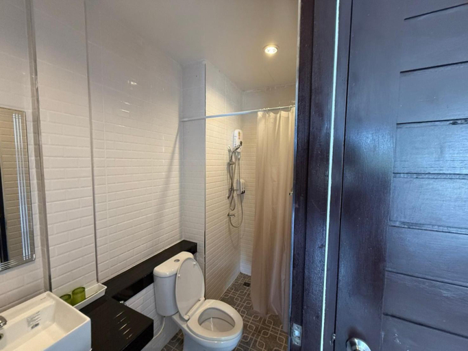 Bathroom 2, Jhen House, Phuket Island