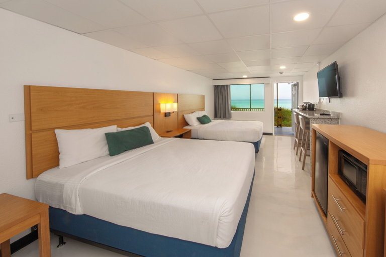 Bedroom 4, Chateau Beachfront Hotel, A By The Sea Resort, Bay