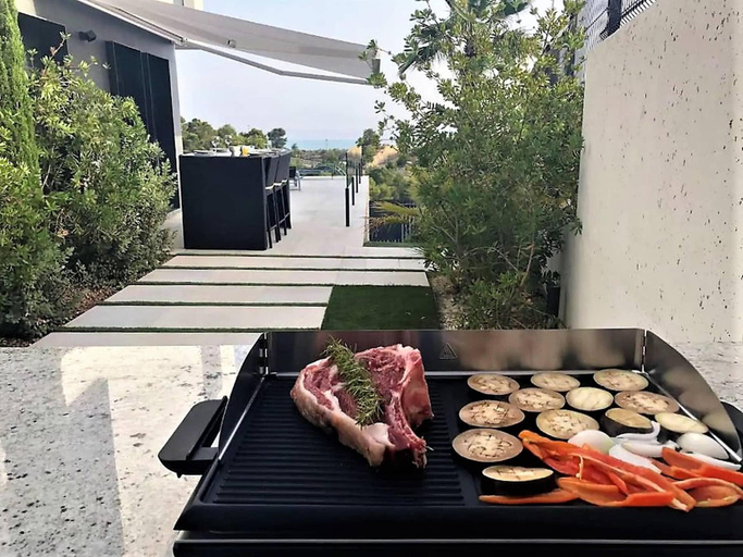Food & Drinks, Villa in Benidorm with Private Pool, Alicante