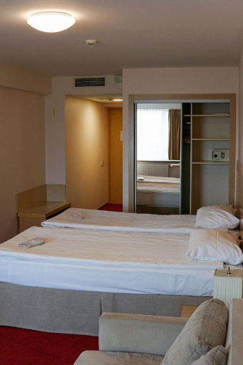Bedroom 2, Riga Islande Hotel, Riga