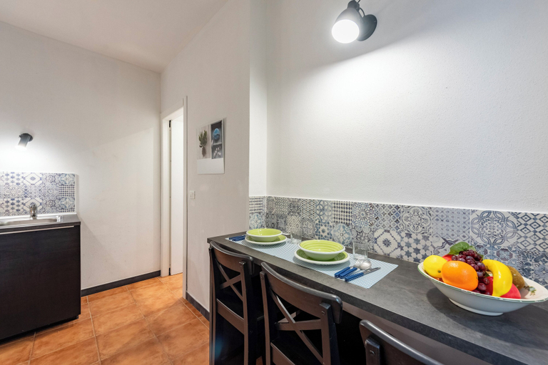 Private kitchenette 3, Yard Apartment Vernazza, La Spezia