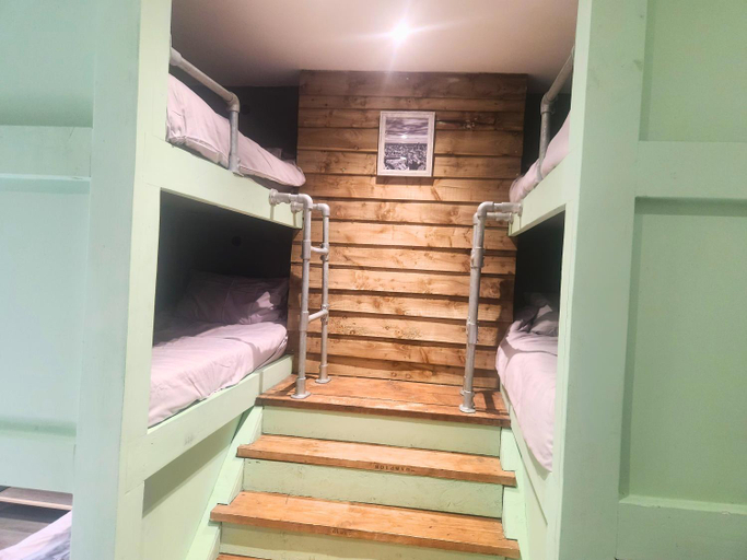 Bedroom 3, Pitchside Rooms, Sefton