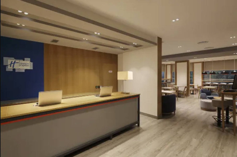 Public Area, Holiday Inn Express Pune Pimpri, Pune