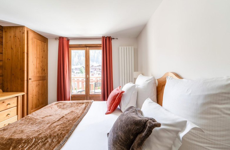 Bedroom 2, La Maison Hotel Les Peupliers, Savoie