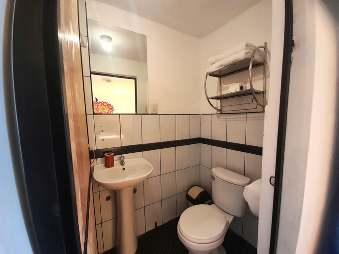 Bathroom 4, Terra House, Cusco