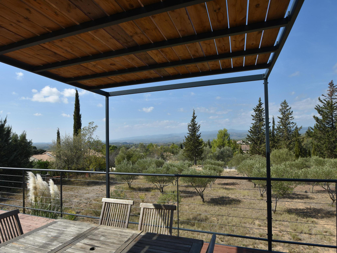Others 5, Villa with Pool Views, Hérault