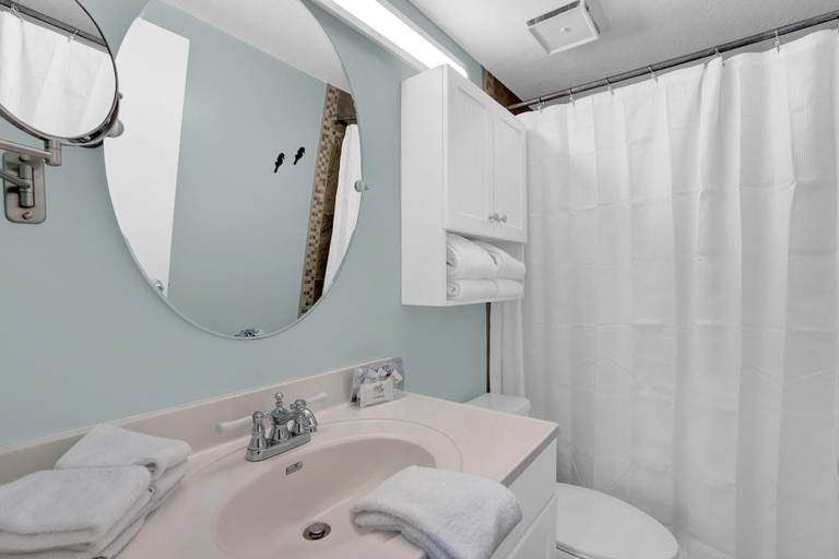 Bathroom 3, Harbour Place 109, Baldwin