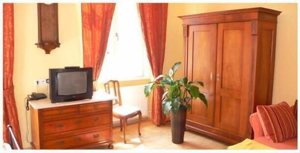 Bedroom 4, Schlosshotel Rühstädt GARNI, Prignitz