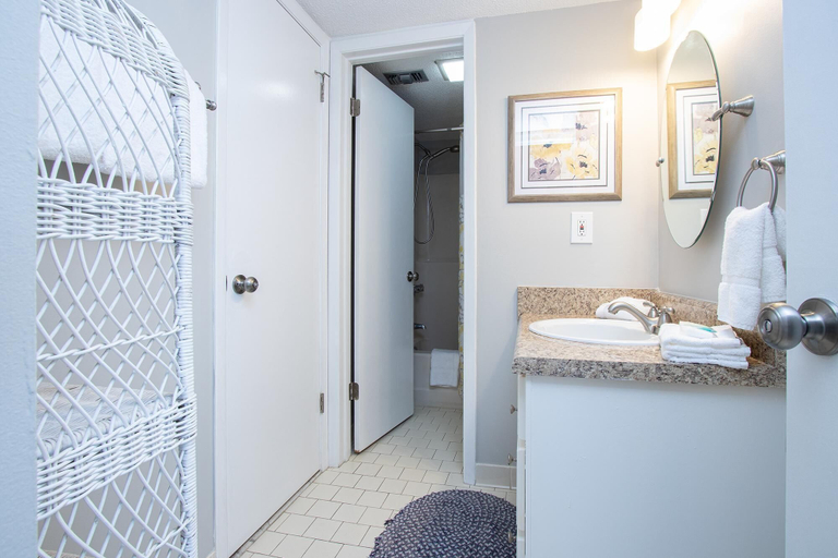 Bathroom 3, Seaside Beach & Racquet 3401, Baldwin