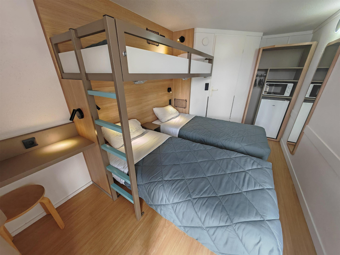 Bedroom 4, Premiere Classe Douai - Cuincy, Nord
