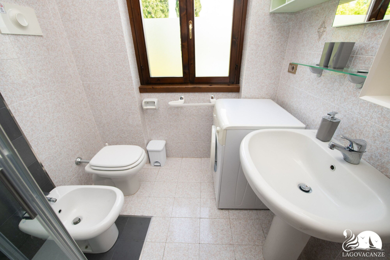 Bathroom 5, Appartamento le Terrazze Soiano, Brescia