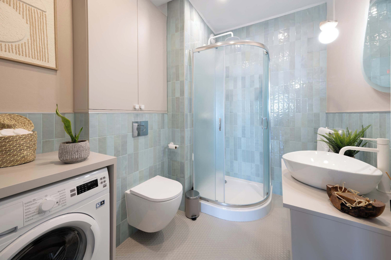 Bathroom 3, Elite Apartments Beachside Balcony, Gdańsk City
