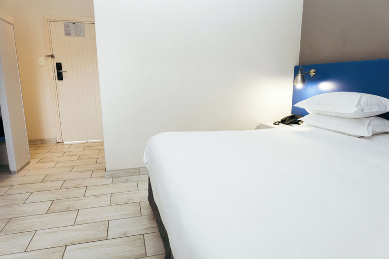 Bedroom 3, Premier Splendid Inn Bayshore, Uthungulu