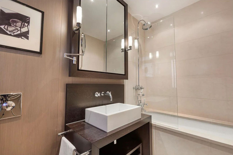 Room 3, Deluxe Apartment - Cadogan Square, London