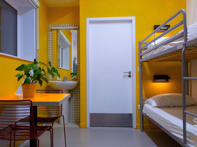 Bedroom 2, Auberge de Jeunesse HI Lille, Nord