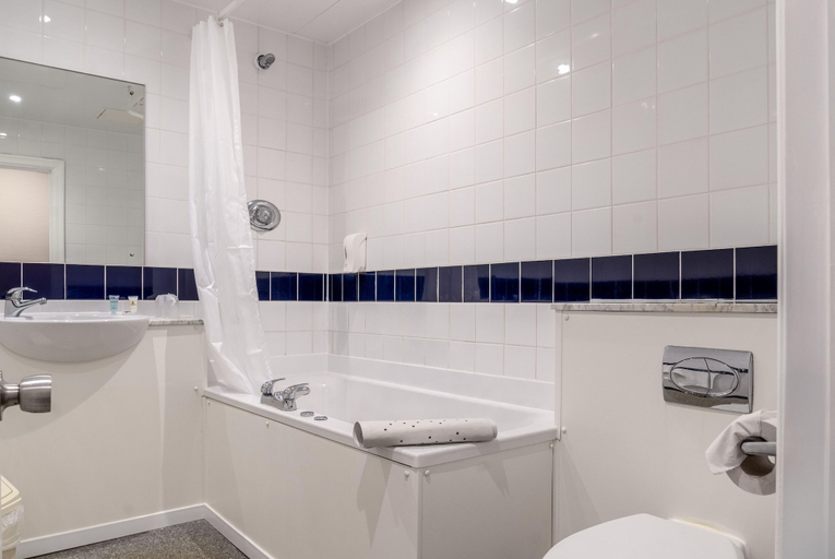 Bathroom 4, Grand Hotel Scarborough, North Yorkshire
