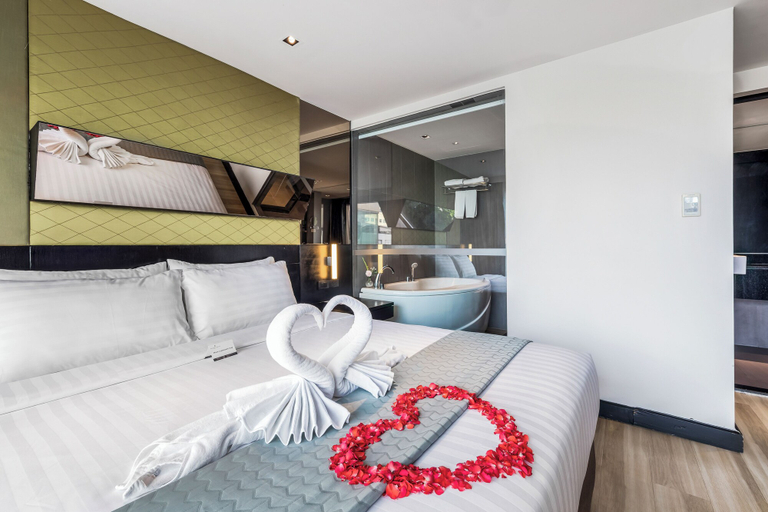 Bedroom 3, The Mandison Bangkok (Formerly Golden Tulip Mandison Suites), Khlong Toey