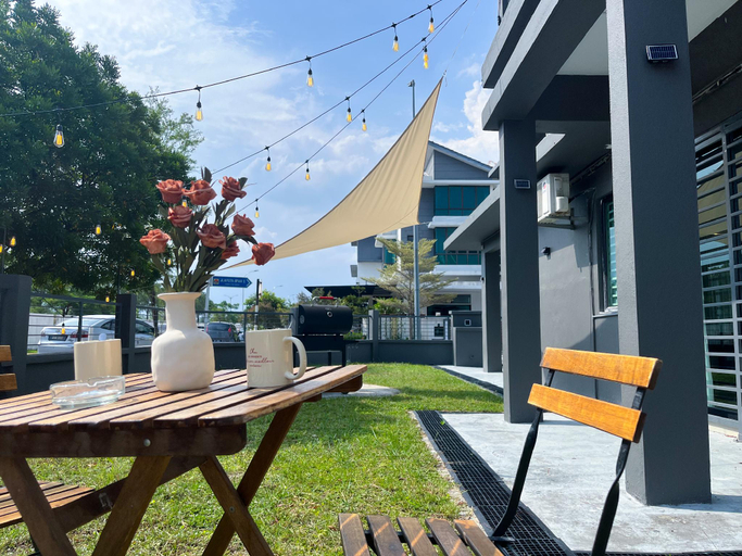 Garden 3, Corner House Puchong 18 pax BBQ Kid Friendly, Puchong