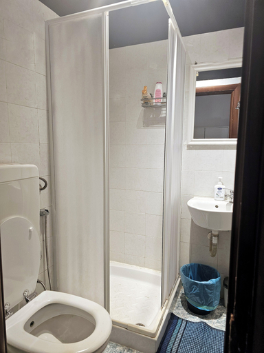 Bathroom 5, Cialdini 13 Roma, Rome
