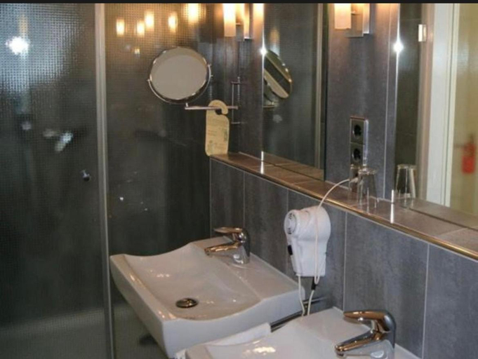 Bathroom, Hotel Rauch, Olpe