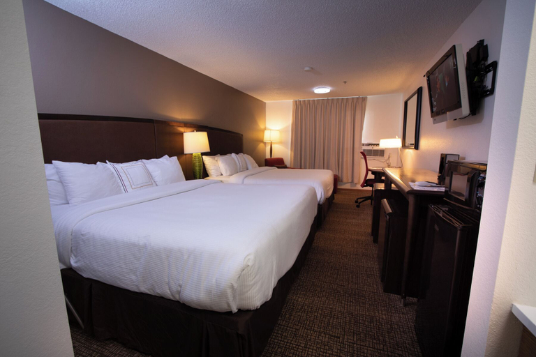 Bedroom 3, Alliance Hotel & Suites, a Howard Johnson by Wyndham, Box Butte