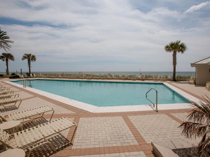 Sport & Beauty 5, Pelican Pointe 805, Baldwin