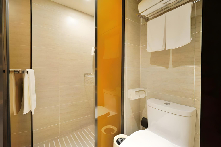 Bathroom 5, JI Hotel Xiamen Jimei Xuecun, Xiamen