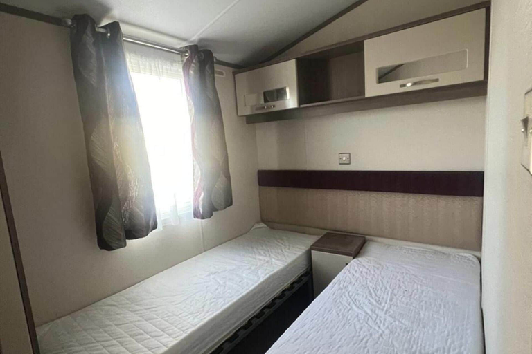 Bedroom 2, 2 bed Platinum-sleeps 6-decking-free Parking, Denbighshire