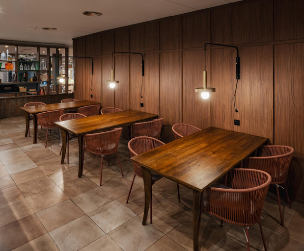 Food & Drinks 5, Luze Castellana, Madrid