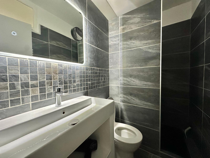 Bathroom 5, Home 12 "les Vignes", Vaucluse
