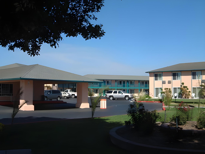 Exterior & Views 4, Inns of California Salinas, Monterey