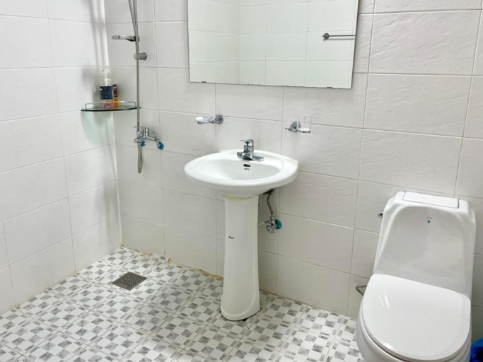 Bathroom 5, Gurye Junseong Resort, Gurye