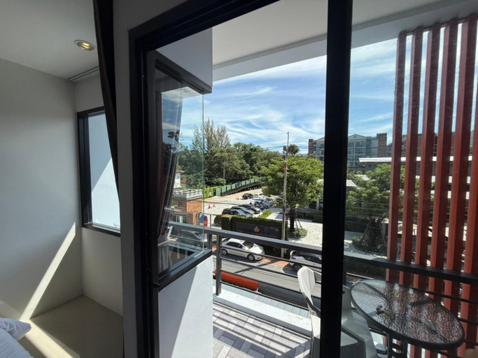 Others 3, Jhen House, Phuket Island