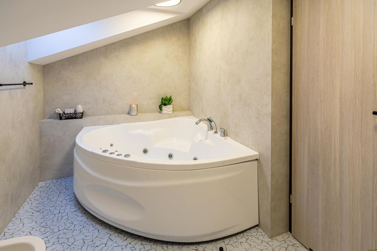 Bathroom 3, Villa Aromat, Włoszczowa