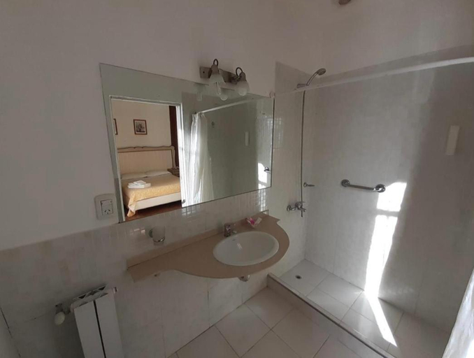 Bathroom 2, HOTEL LOURD MARY, Uruguay