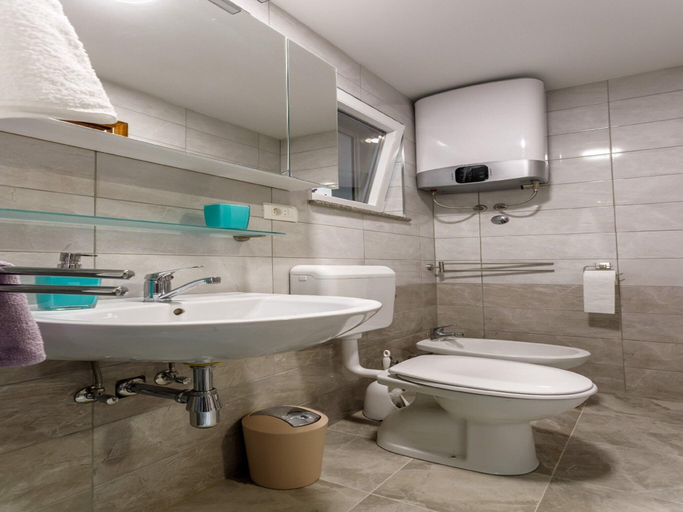 Bathroom 4, Holiday Home Neoric with Heated Pool, Muć