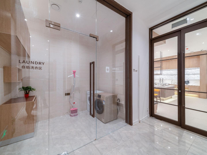 Bathroom, Hanting Premium Hotel Youjia Wuhan Etouwan Metro Station, Wuhan