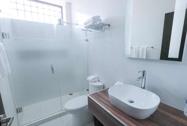 Bathroom 4, Hotel Dwana, Mazatlán