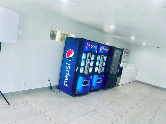 Food & Drinks 5, Motel 6 San Bernardino, CA - North, San Bernardino