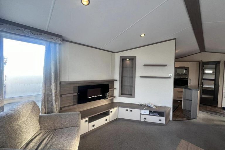 Others 5, 2 bed Platinum-sleeps 6-decking-free Parking, Denbighshire