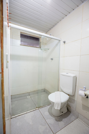 Bathroom 3, Rede Andrade Porto Center Hotel, Porto Seguro