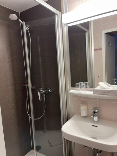 Bathroom 4, Waldhotel Linzmuhle, Saale-Holzland-Kreis
