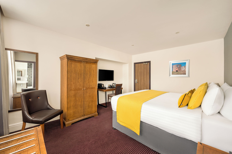 Bedroom 2, Mercure Doncaster Centre Danum Hotel, Doncaster