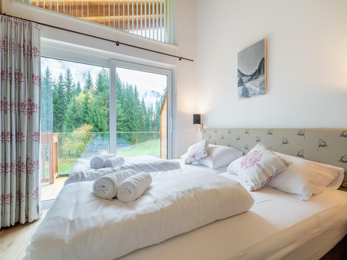Bedroom 2, Chalet in Krimml near Ski Slopes, Zell am See